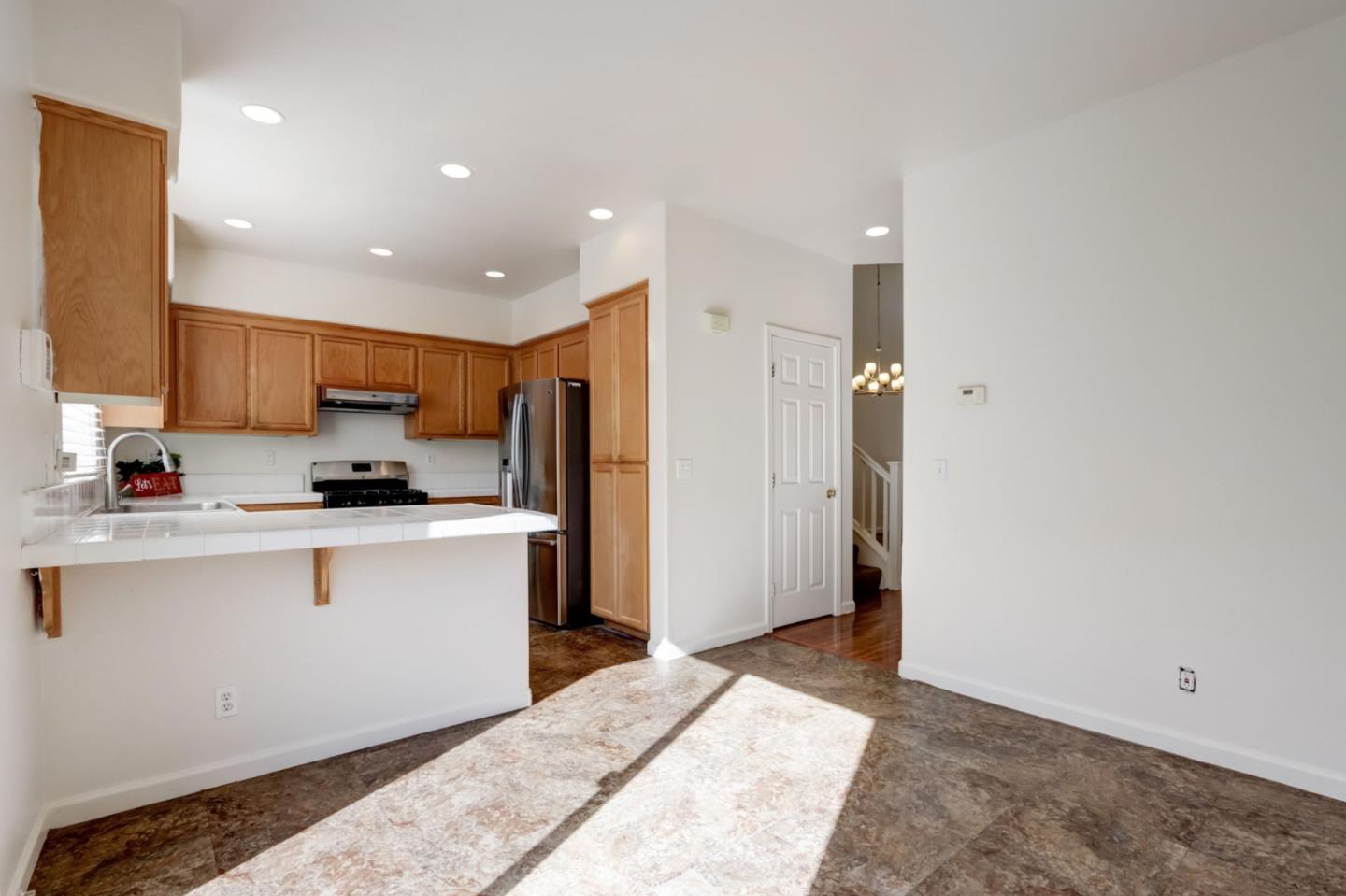 Detail Gallery Image 12 of 29 For 8911 Del Rio Cir, Gilroy,  CA 95020 - 3 Beds | 2/1 Baths