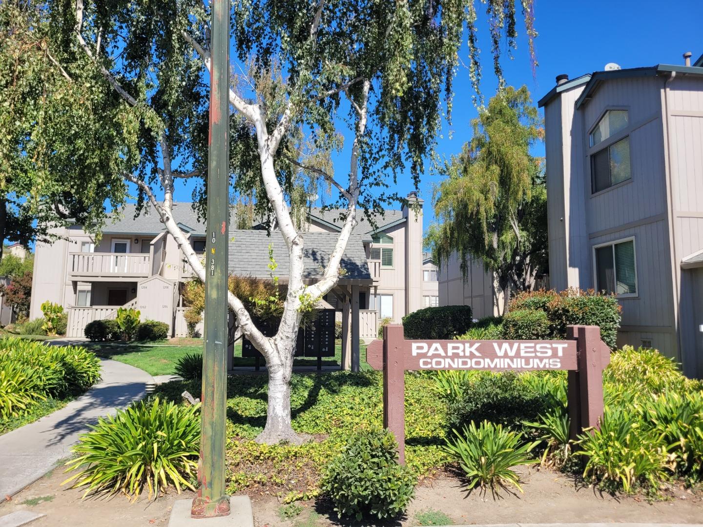 Detail Gallery Image 1 of 1 For 1226 Coyote Creek Ct, San Jose,  CA 95116 - 2 Beds | 2 Baths