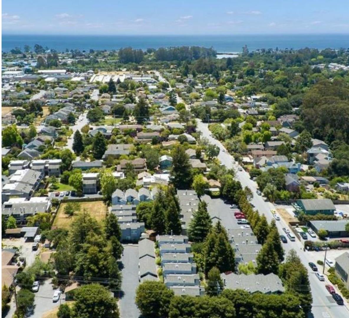 Detail Gallery Image 1 of 1 For 1200 Capitola Rd #9,  Santa Cruz,  CA 95062 - 3 Beds | 1 Baths