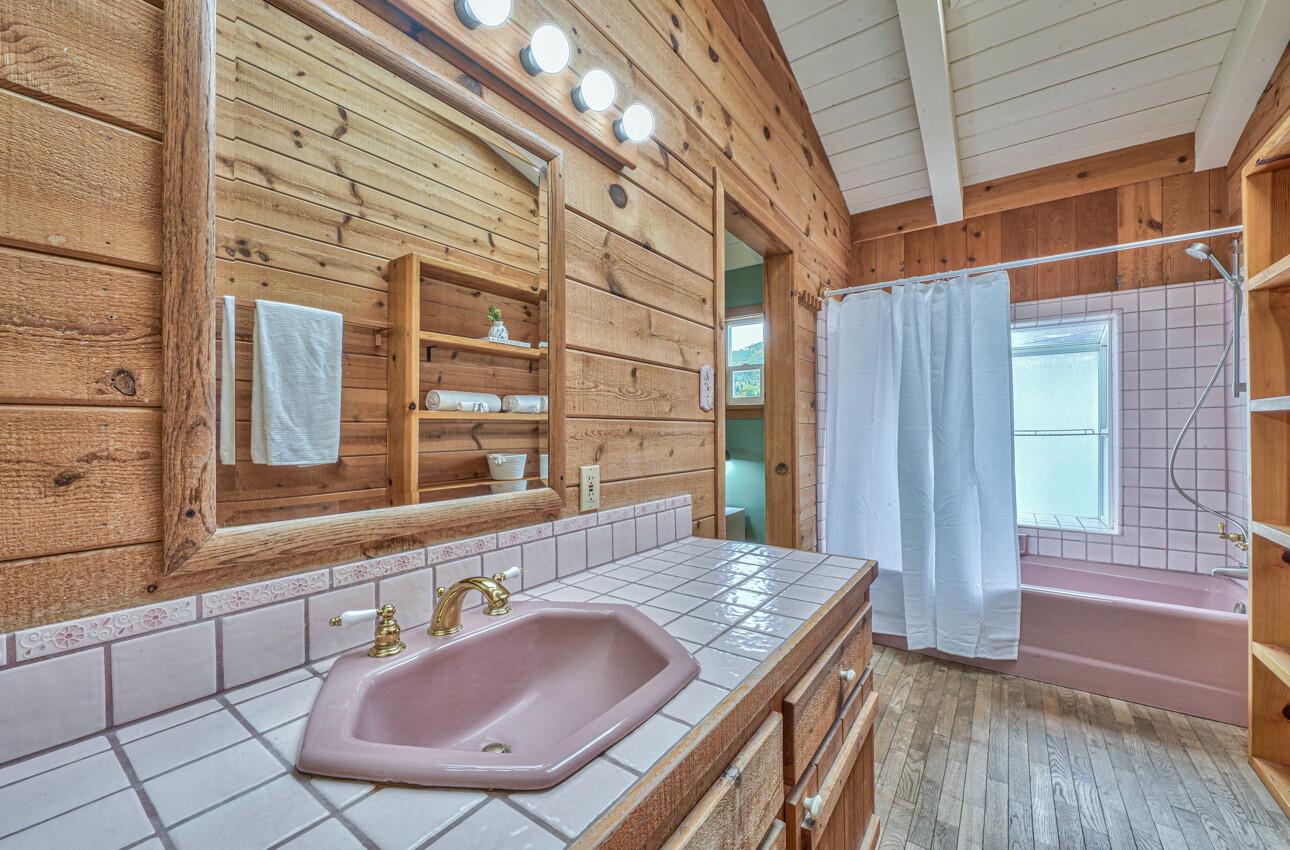 Detail Gallery Image 23 of 33 For 233 Edinburgh, Monterey,  CA 93940 - 4 Beds | 2 Baths