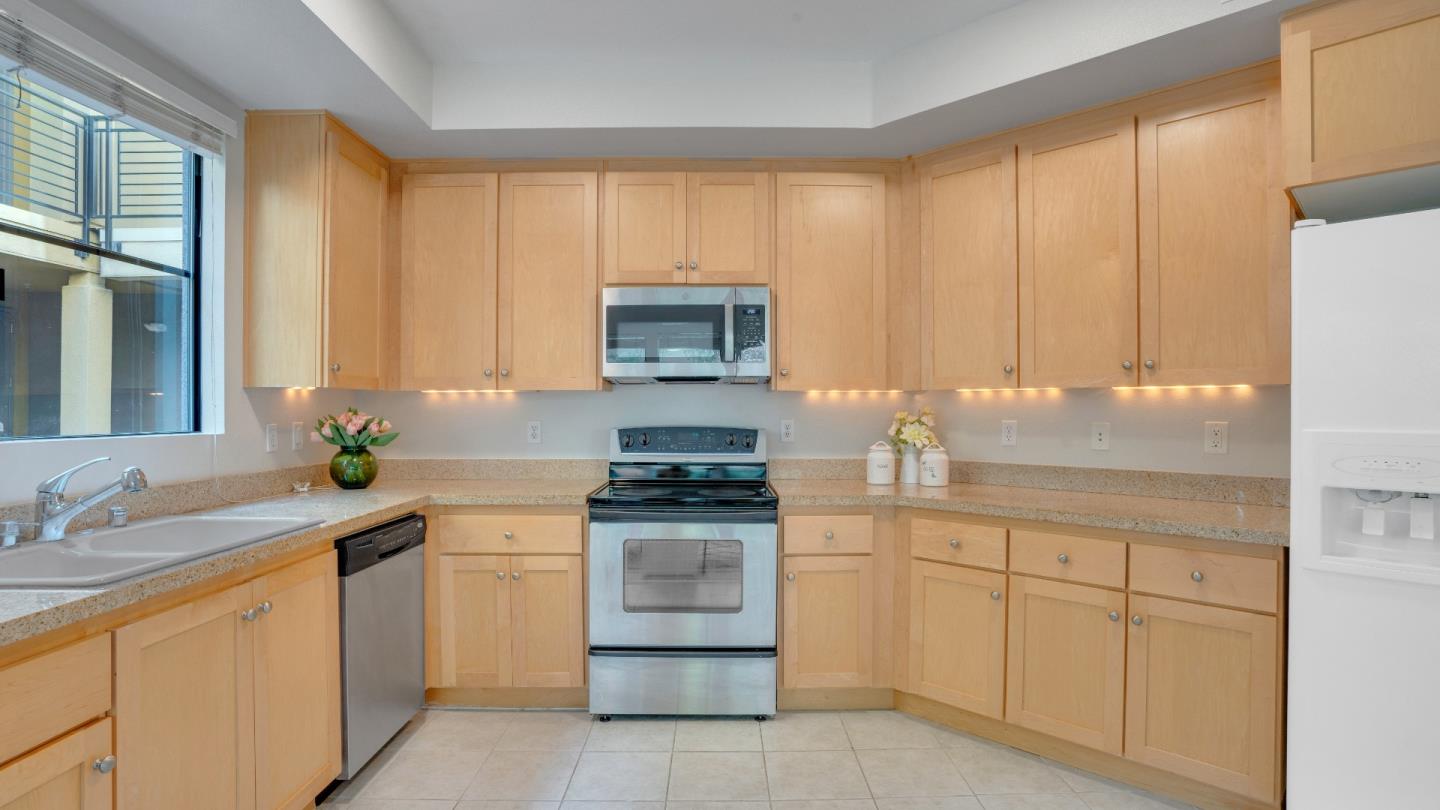 Detail Gallery Image 6 of 36 For 800 N 8th St #120,  San Jose,  CA 95112 - 2 Beds | 2 Baths