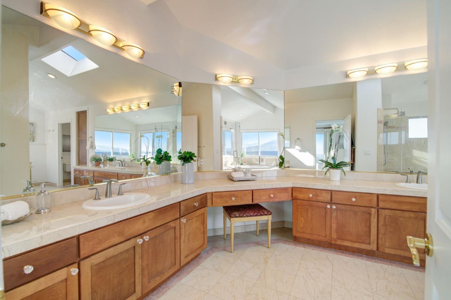 Detail Gallery Image 20 of 44 For 17665 Tourney Rd, Los Gatos,  CA 95030 - 5 Beds | 4/1 Baths
