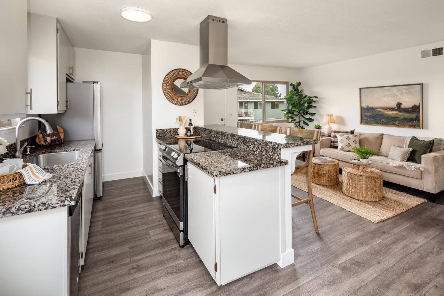 Detail Gallery Image 1 of 1 For 1385 45th Ave #4,  Capitola,  CA 95010 - 2 Beds | 1 Baths