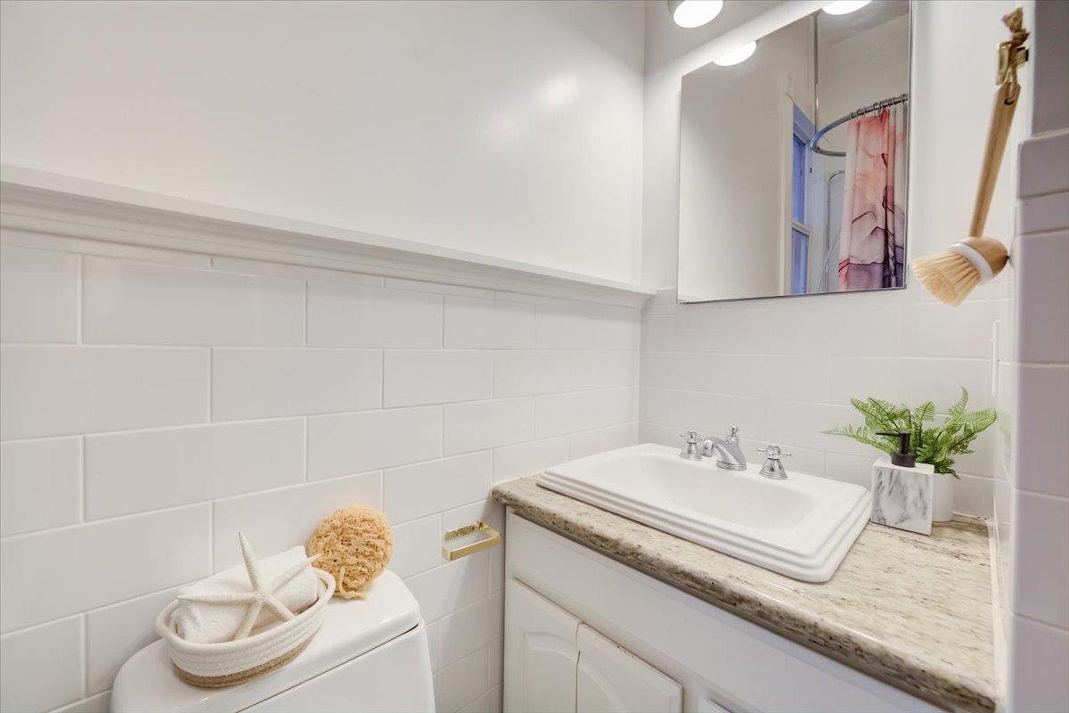 Detail Gallery Image 27 of 51 For 2662 22nd St a,  San Francisco,  CA 94110 - 2 Beds | 2 Baths