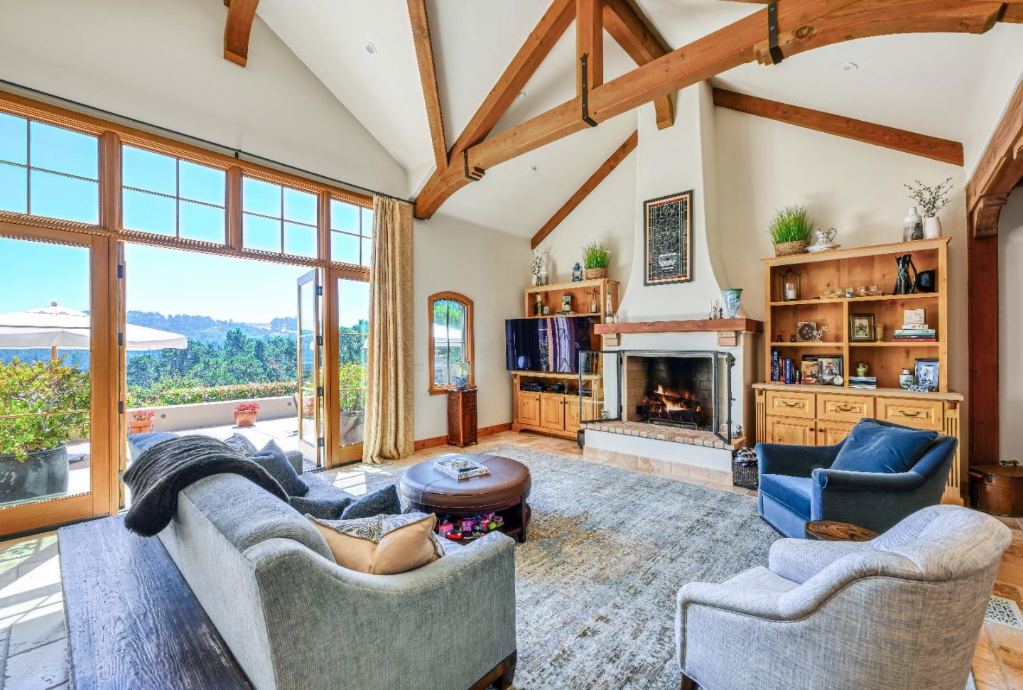 Detail Gallery Image 11 of 47 For 7418 Alturas Ct, Monterey,  CA 93940 - 3 Beds | 3/1 Baths
