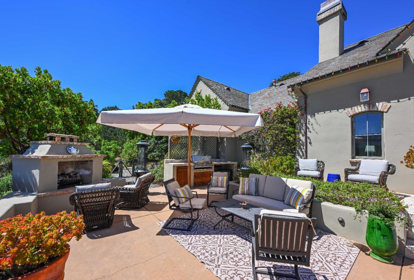 Detail Gallery Image 15 of 47 For 7418 Alturas Ct, Monterey,  CA 93940 - 3 Beds | 3/1 Baths