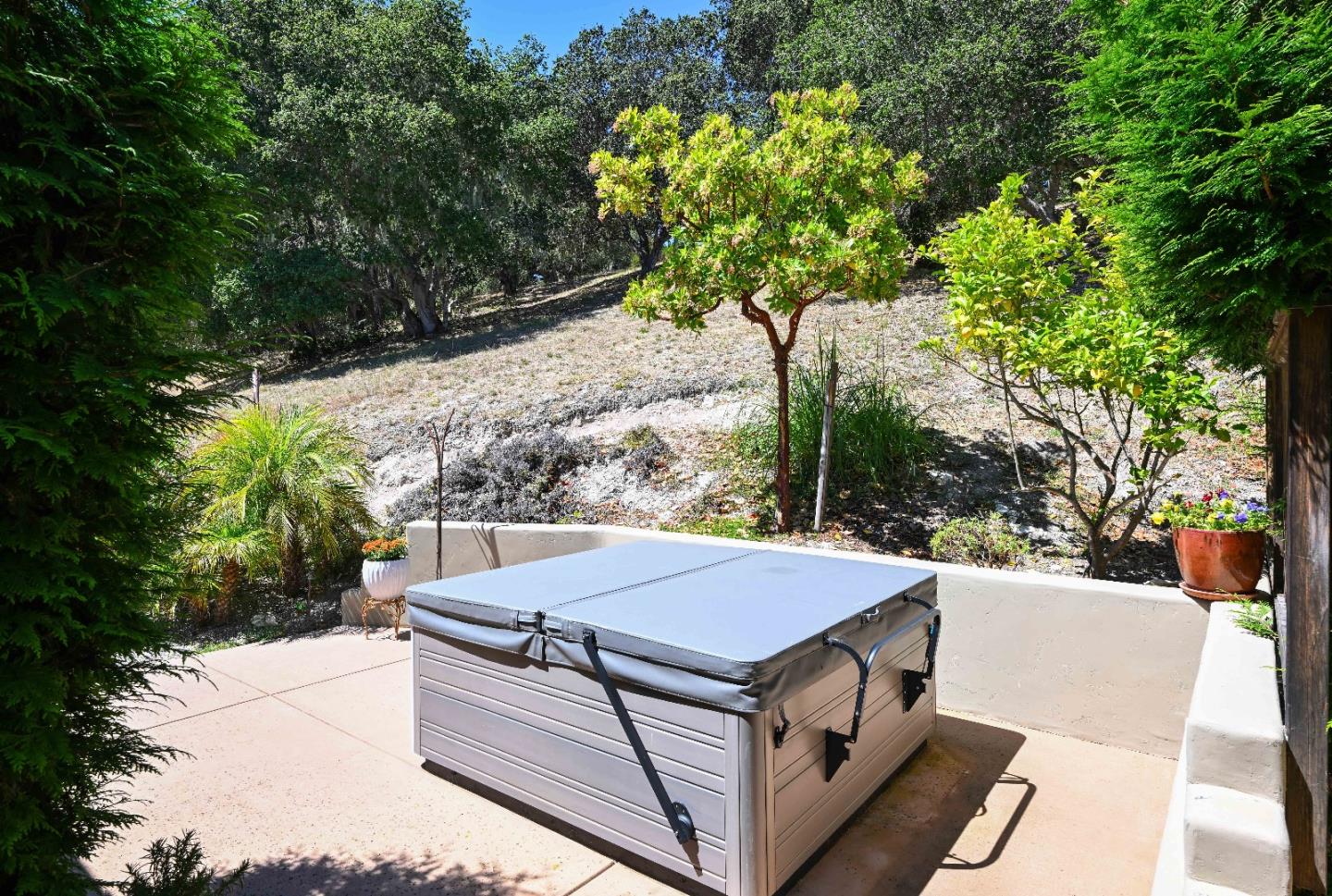 Detail Gallery Image 29 of 47 For 7418 Alturas Ct, Monterey,  CA 93940 - 3 Beds | 3/1 Baths
