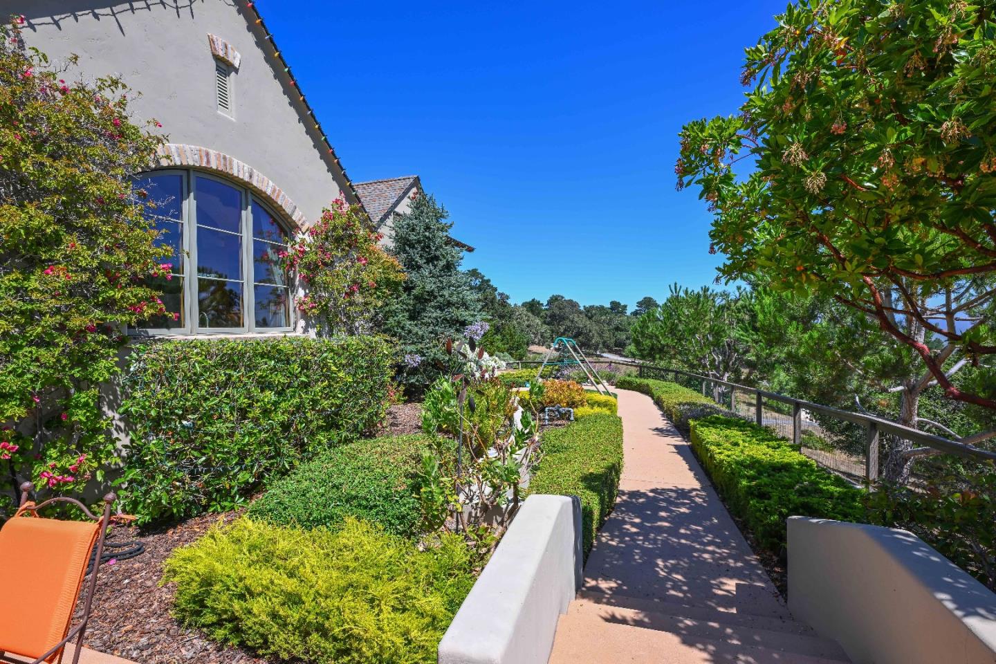 Detail Gallery Image 41 of 47 For 7418 Alturas Ct, Monterey,  CA 93940 - 3 Beds | 3/1 Baths