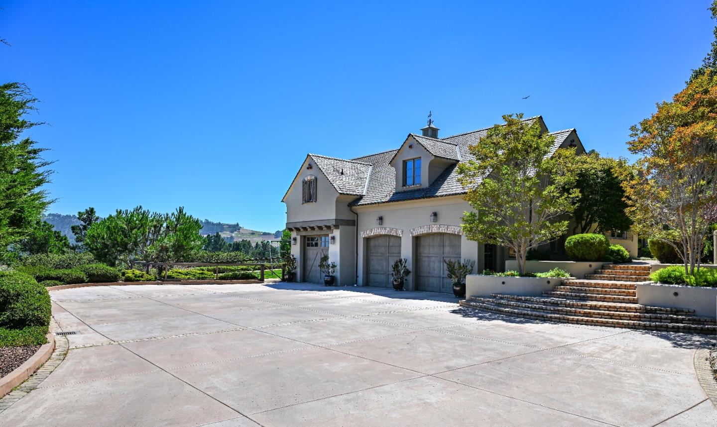 Detail Gallery Image 7 of 47 For 7418 Alturas Ct, Monterey,  CA 93940 - 3 Beds | 3/1 Baths