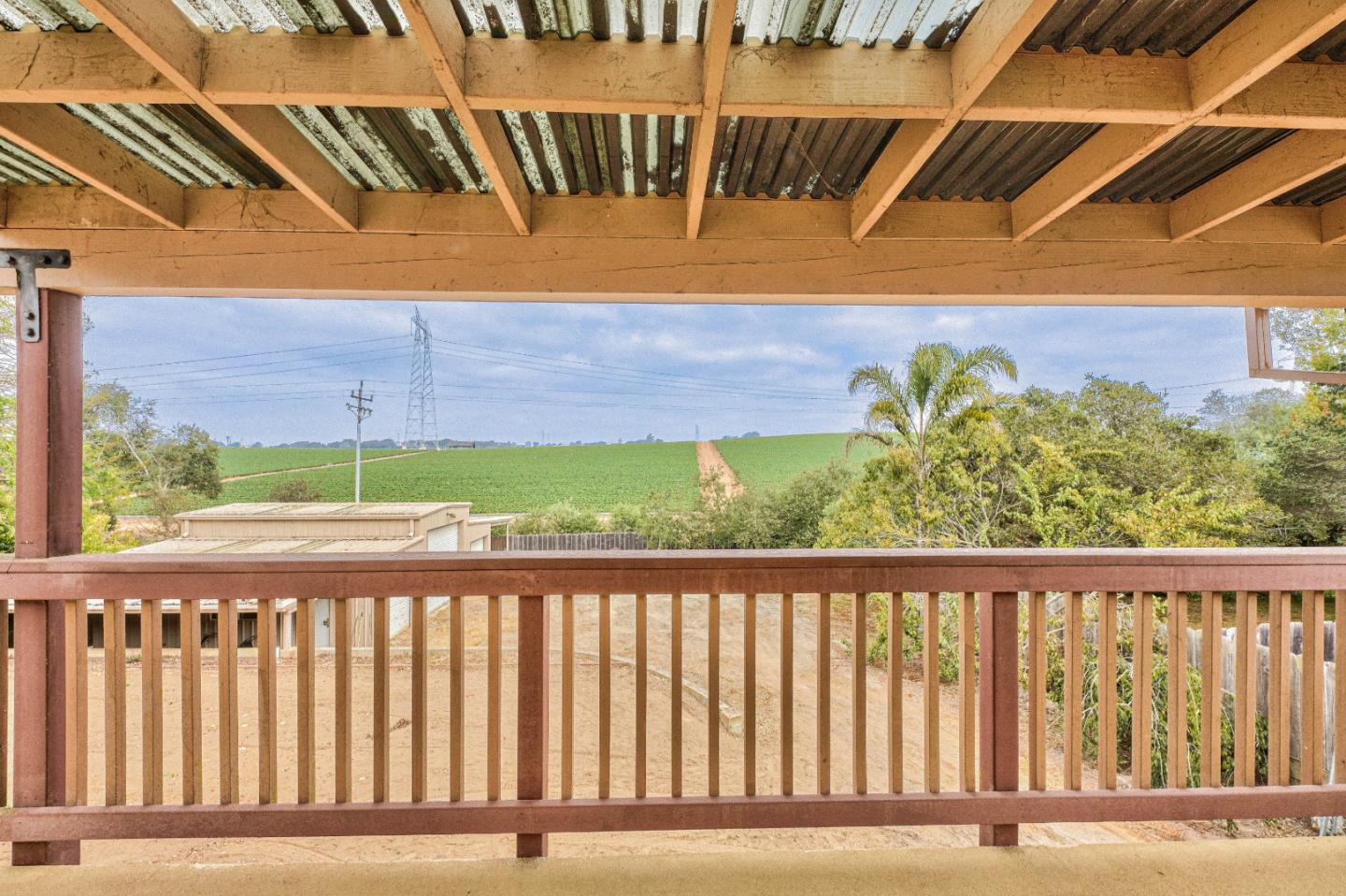 Detail Gallery Image 16 of 40 For 15299 Oak Hills Dr, Salinas,  CA 93907 - 3 Beds | 2/1 Baths