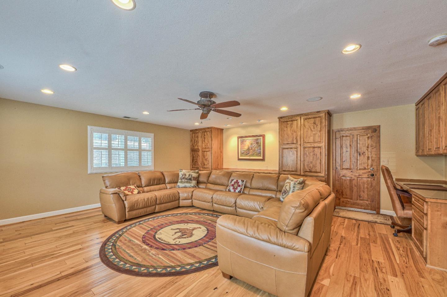 Detail Gallery Image 21 of 40 For 15299 Oak Hills Dr, Salinas,  CA 93907 - 3 Beds | 2/1 Baths