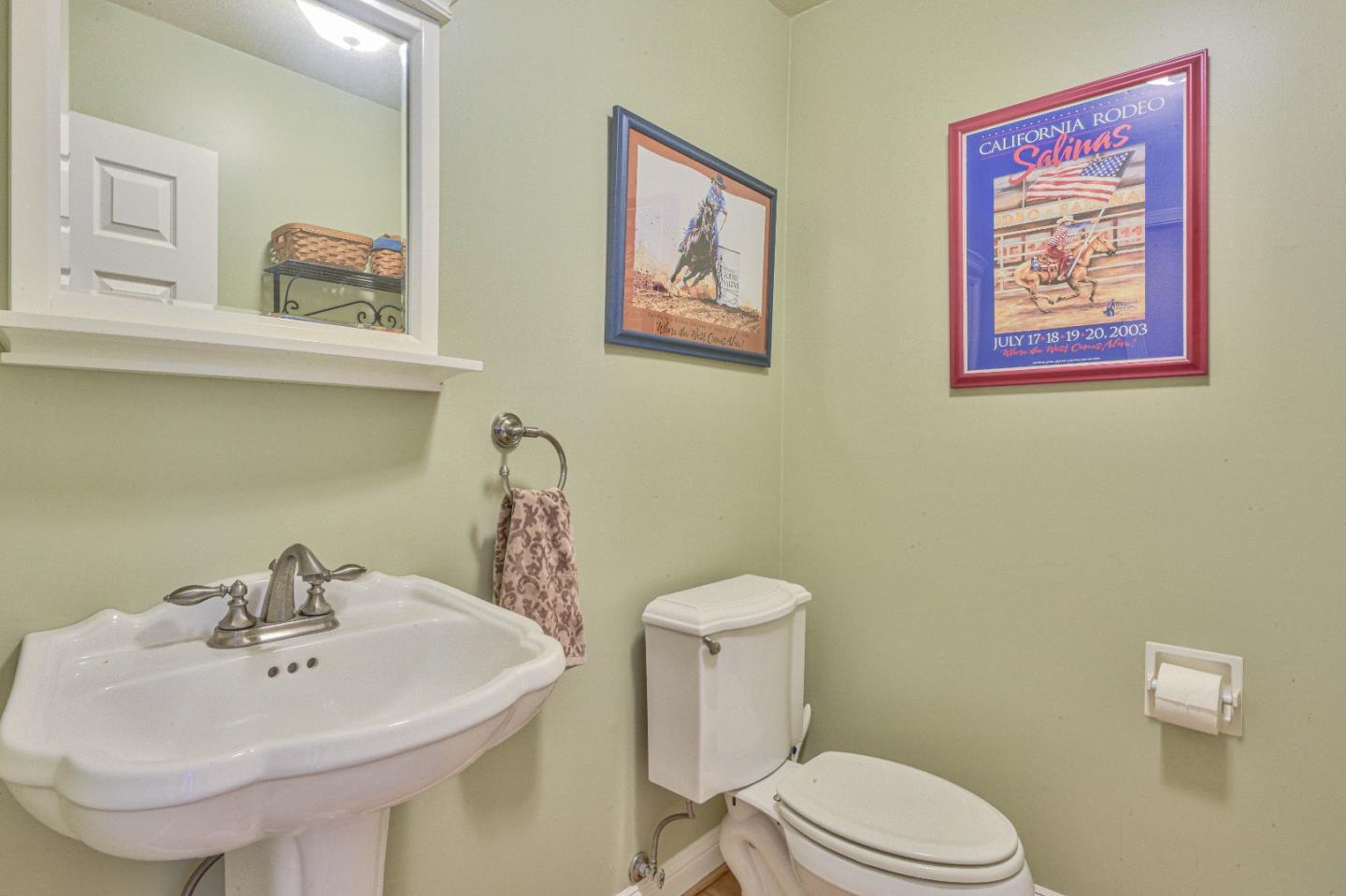 Detail Gallery Image 23 of 40 For 15299 Oak Hills Dr, Salinas,  CA 93907 - 3 Beds | 2/1 Baths