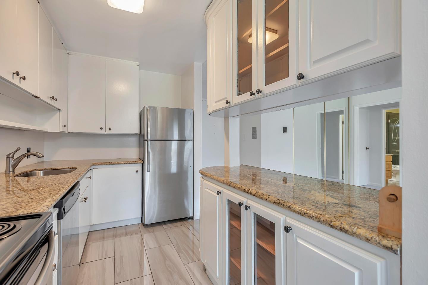 Detail Gallery Image 6 of 27 For 904 Peninsula Ave #310,  San Mateo,  CA 94401 - 1 Beds | 1 Baths