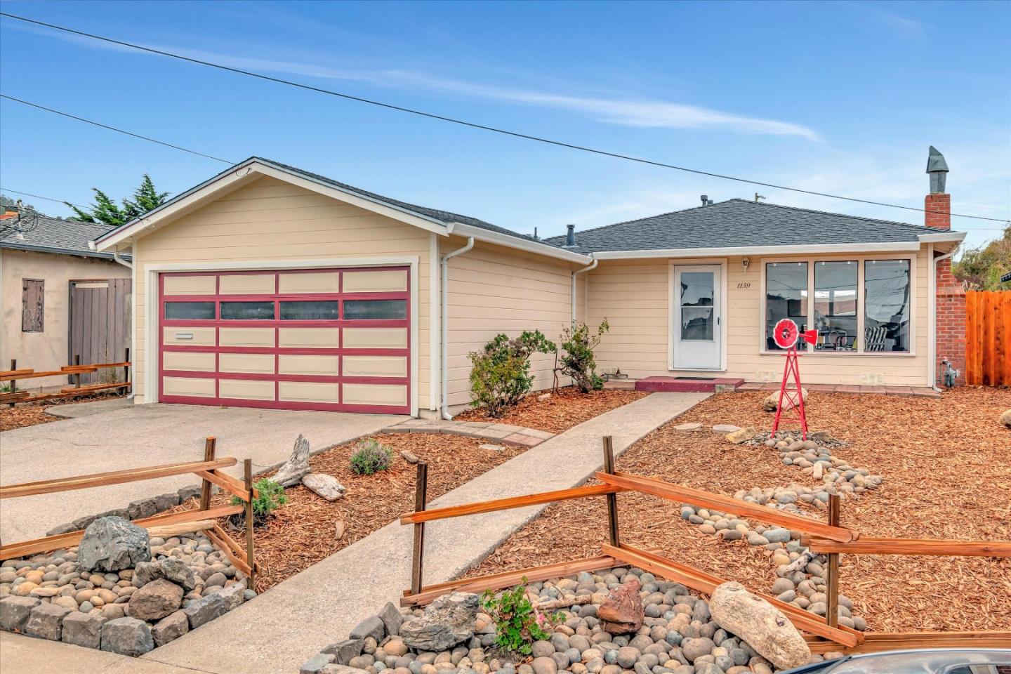 Detail Gallery Image 1 of 1 For 1159 De Solo Dr, Pacifica,  CA 94044 - 3 Beds | 1 Baths