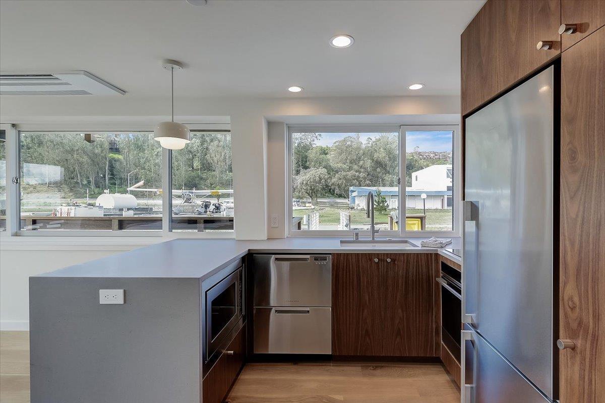 Detail Gallery Image 10 of 51 For 11 Commodore Marina #B,  Mill Valley,  CA 94941 - 1 Beds | 1 Baths