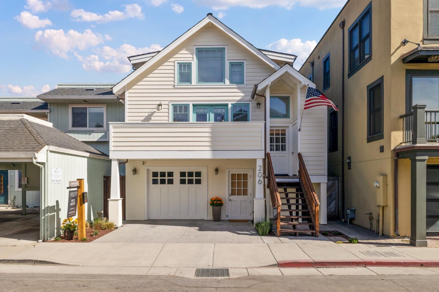 Detail Gallery Image 1 of 1 For 206 Stockton Ave, Capitola,  CA 95010 - 2 Beds | 2 Baths