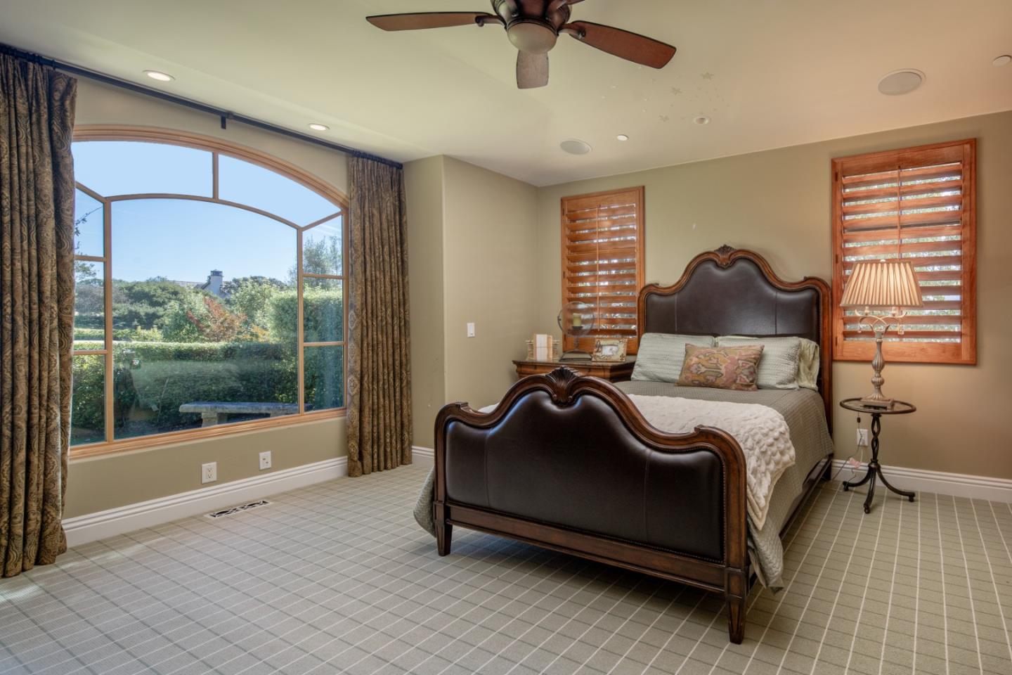 Detail Gallery Image 12 of 21 For 116 via Del Milagro, Monterey,  CA 93940 - 5 Beds | 5/1 Baths