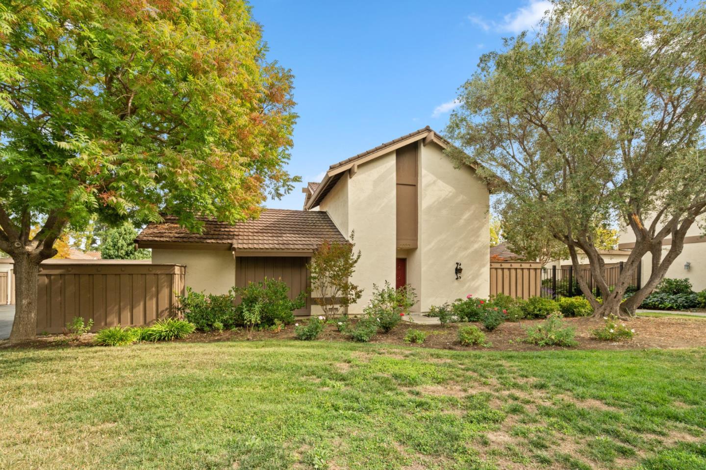 Detail Gallery Image 1 of 1 For 1032 Strayer Dr, San Jose,  CA 95129 - 3 Beds | 2/1 Baths