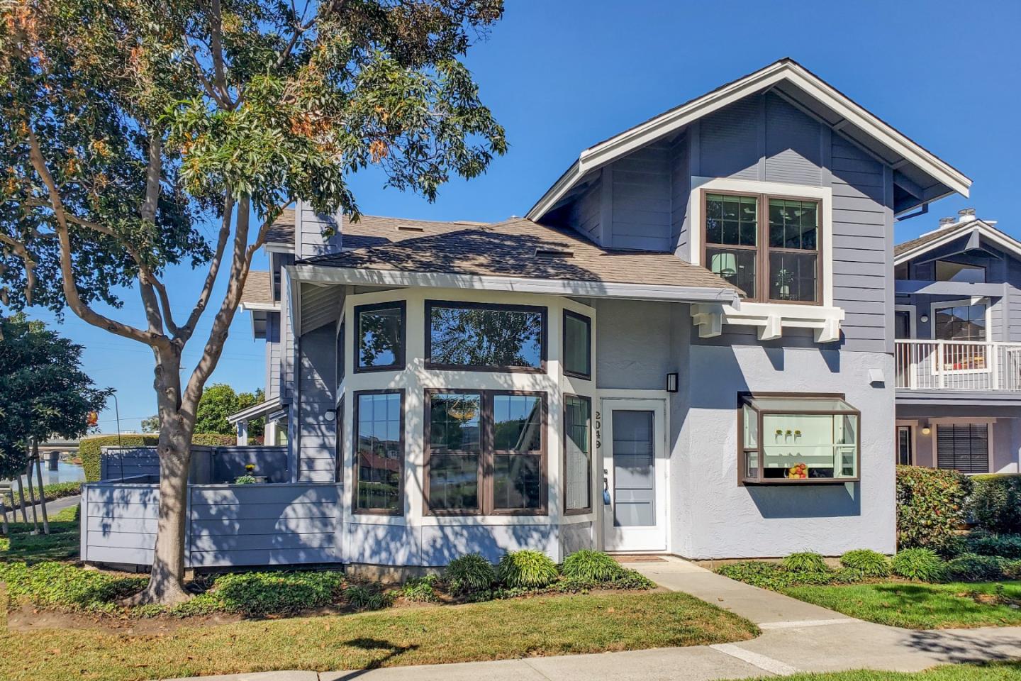 Detail Gallery Image 1 of 1 For 2049 Vista Del Mar, San Mateo,  CA 94404 - 2 Beds | 2 Baths