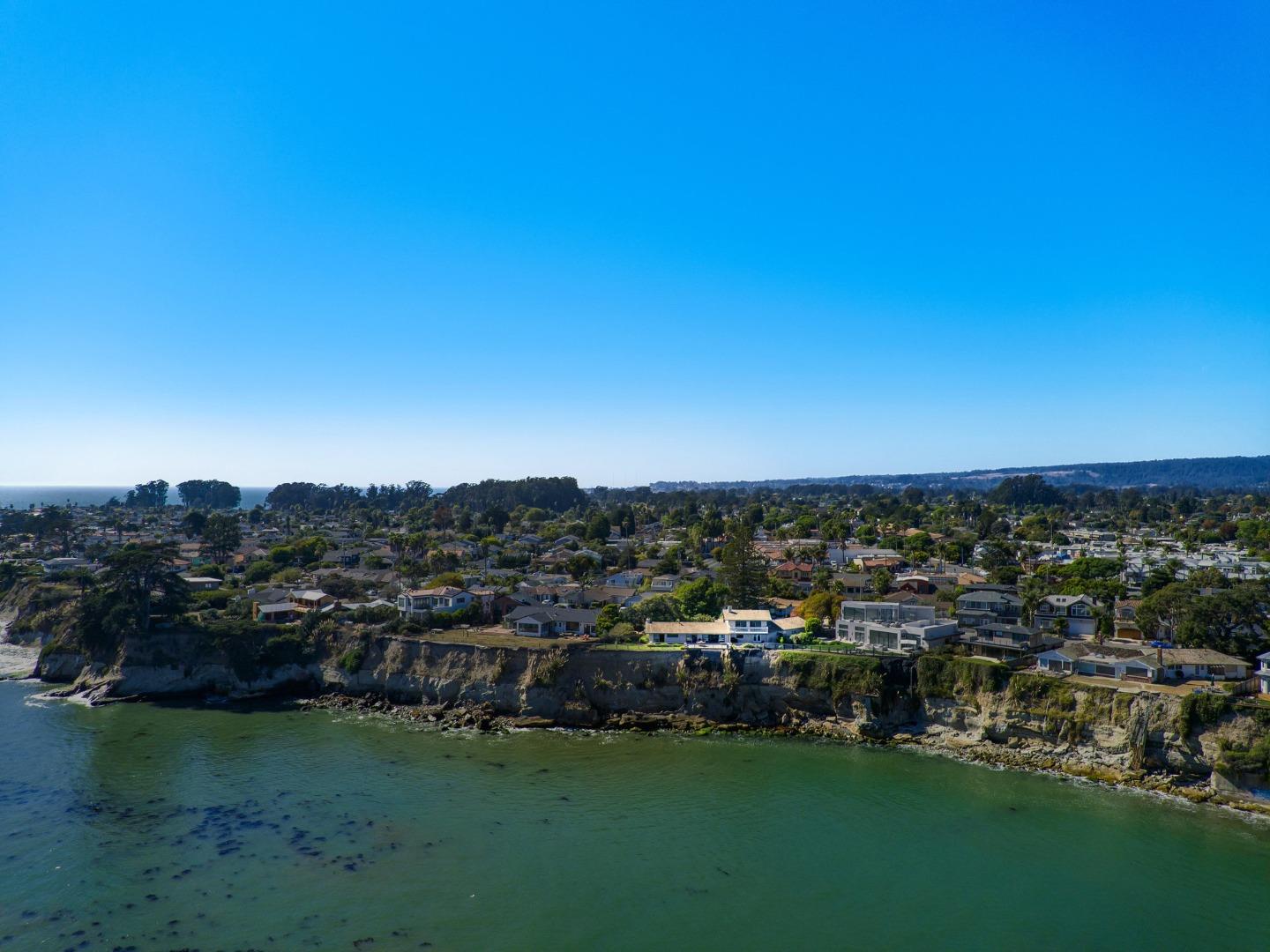 Detail Gallery Image 45 of 45 For 4250 Opal Cliff Dr, Santa Cruz,  CA 95062 - 4 Beds | 2/1 Baths