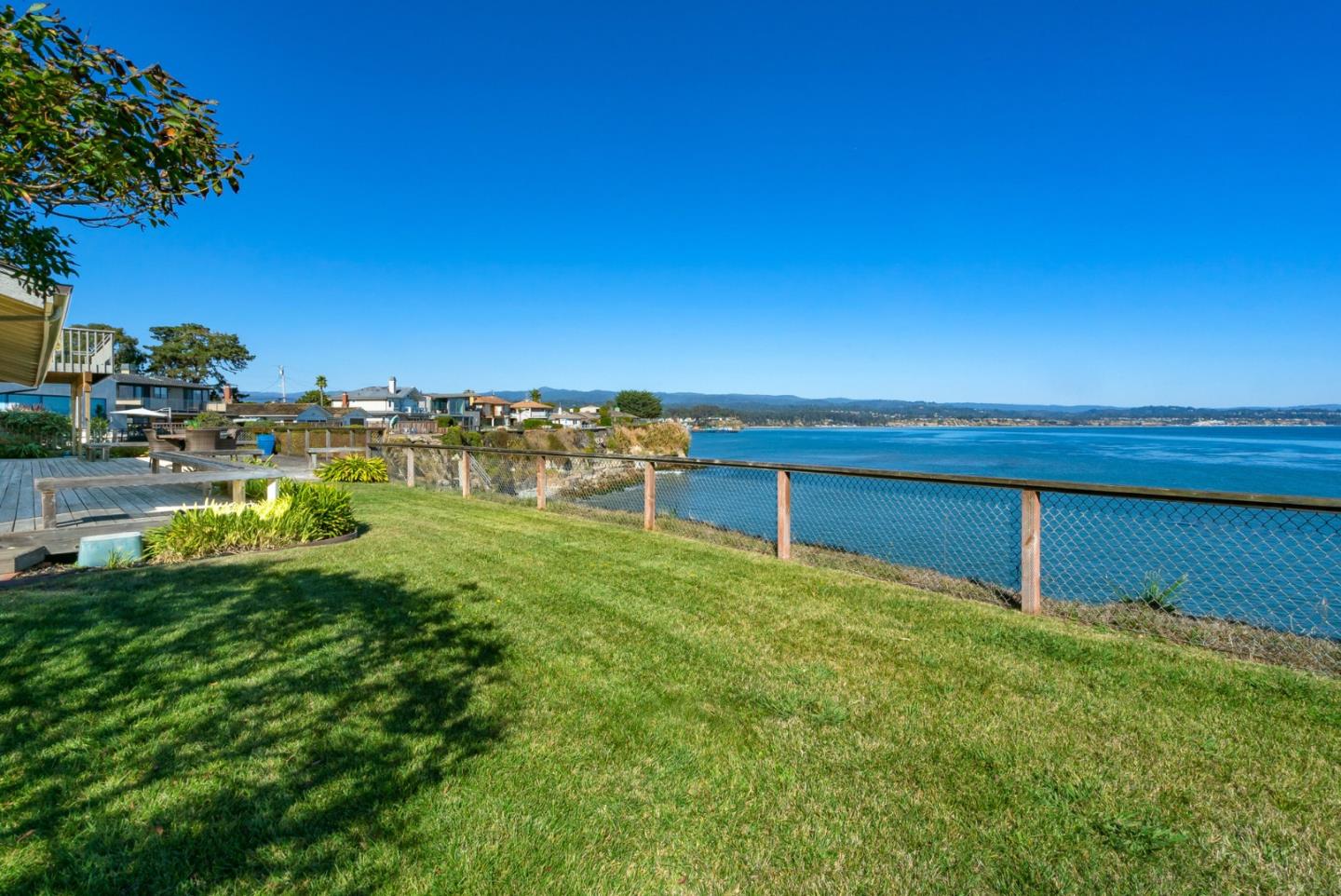 Detail Gallery Image 9 of 45 For 4250 Opal Cliff Dr, Santa Cruz,  CA 95062 - 4 Beds | 2/1 Baths