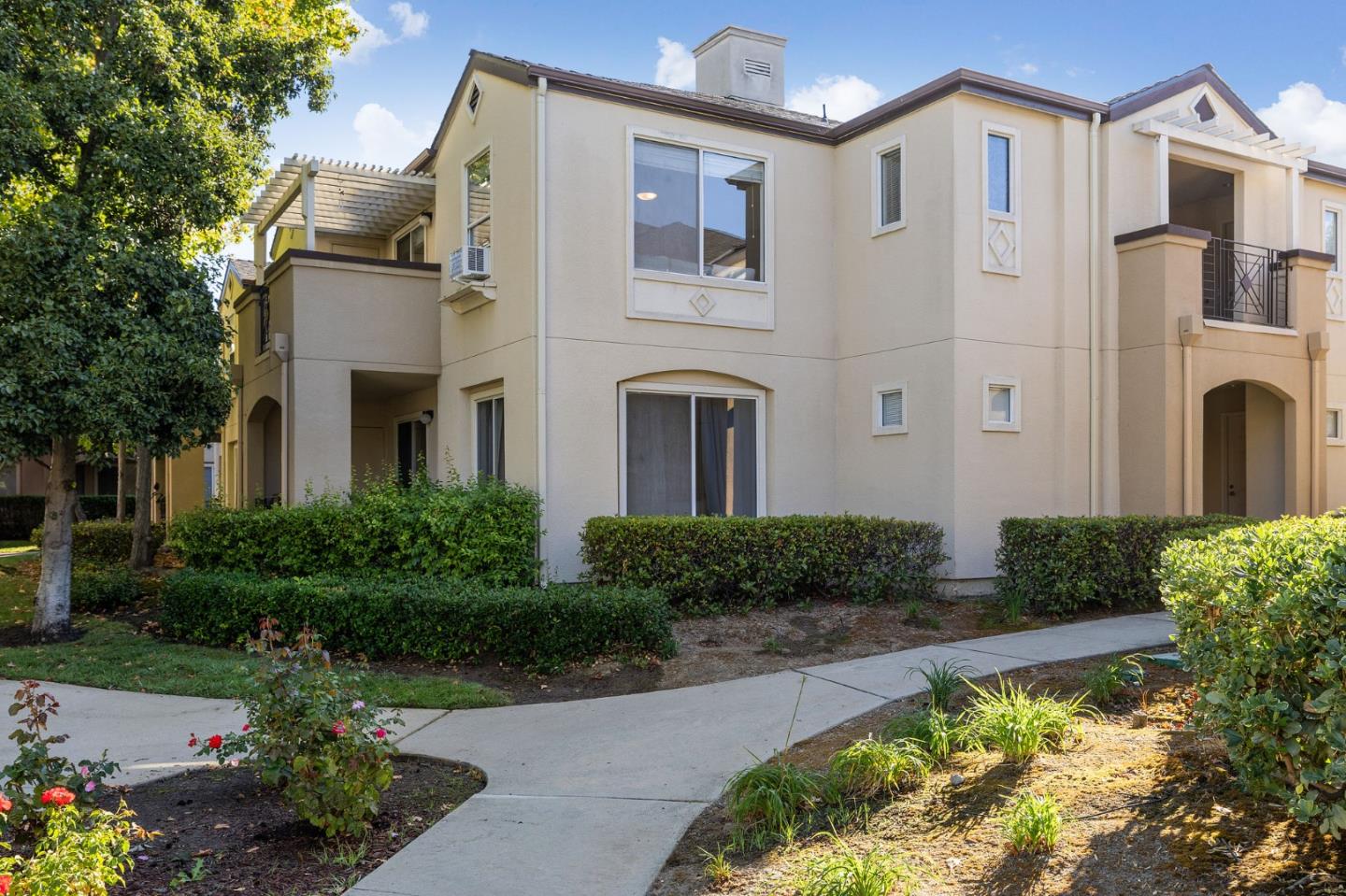 Detail Gallery Image 1 of 1 For 660 Encore Way, San Jose,  CA 95134 - 2 Beds | 2 Baths