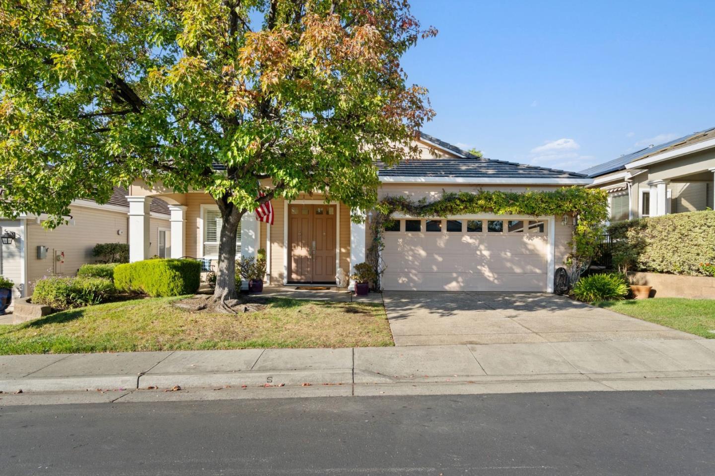 Detail Gallery Image 1 of 1 For 8822 Wine Valley Cir, San Jose,  CA 95135 - 2 Beds | 2 Baths