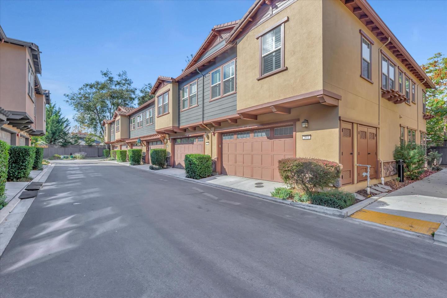 Detail Gallery Image 1 of 1 For 2001 Marcelli Cir, Los Altos,  CA 94022 - 4 Beds | 2/1 Baths