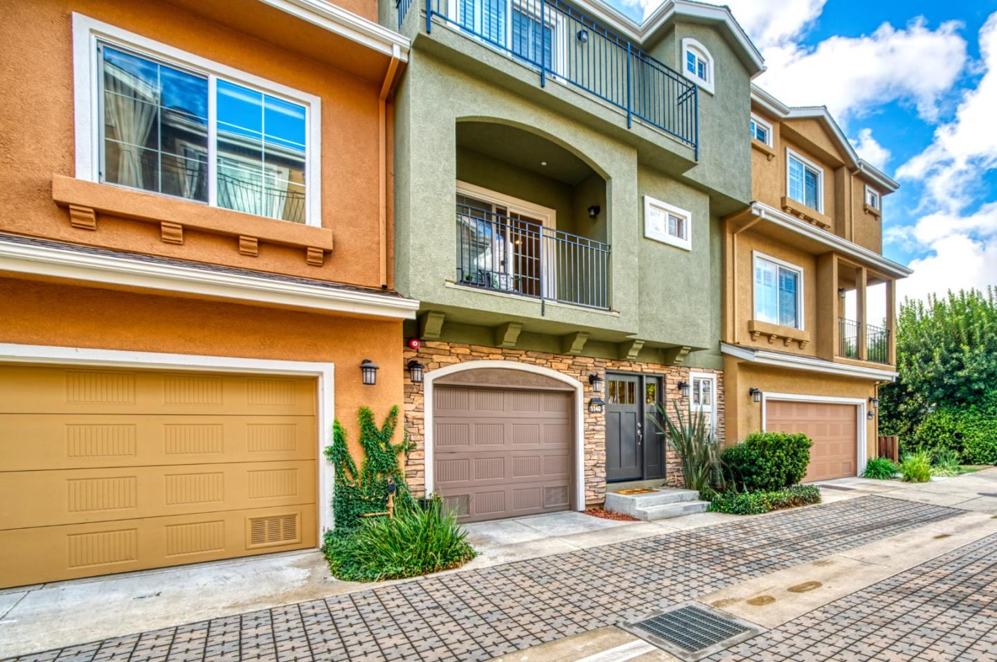Detail Gallery Image 1 of 1 For 1140 Willow Village Sq, San Jose,  CA 95125 - 3 Beds | 3/1 Baths