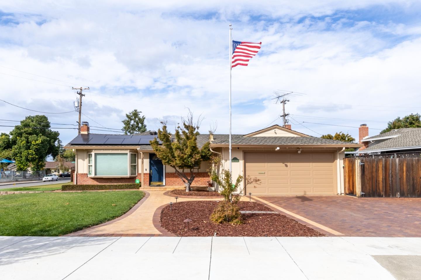 Detail Gallery Image 1 of 1 For 1237 Carrie Lee Way, San Jose,  CA 95118 - 3 Beds | 2 Baths