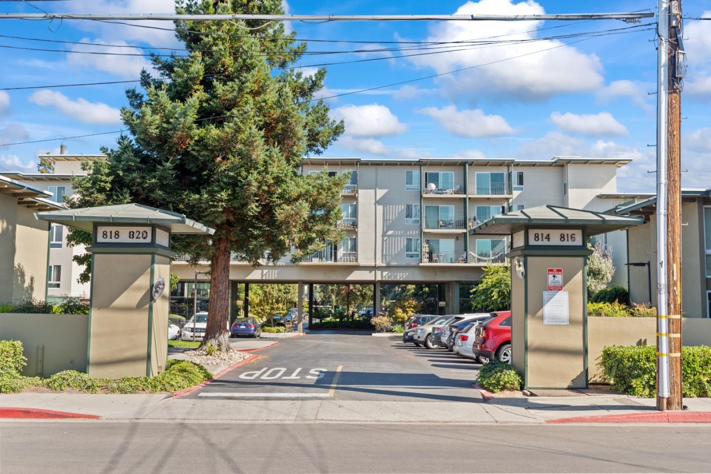 Detail Gallery Image 1 of 1 For 814 N Delaware St #405,  San Mateo,  CA 94401 - 1 Beds | 1 Baths