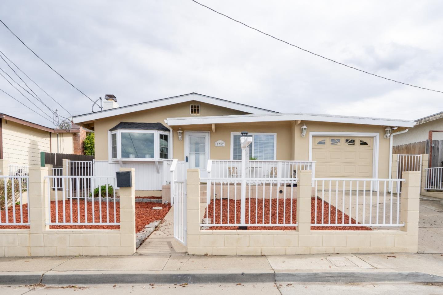 Detail Gallery Image 1 of 1 For 1752 Mendocino St, Seaside,  CA 93955 - 3 Beds | 2 Baths