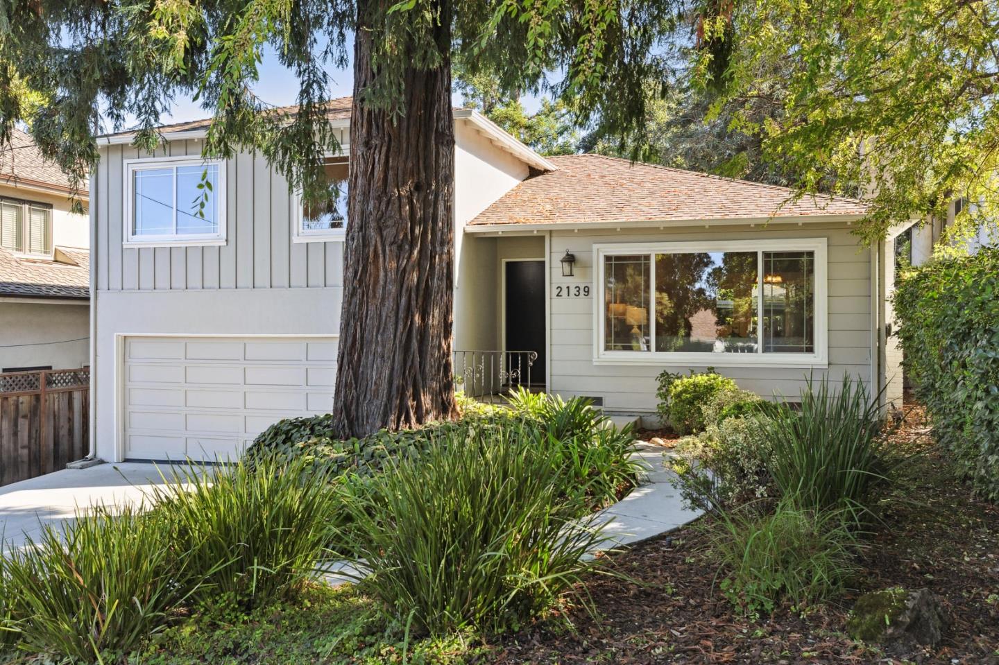 Detail Gallery Image 1 of 1 For 2139 Ashton Ave, Menlo Park,  CA 94025 - 3 Beds | 2 Baths