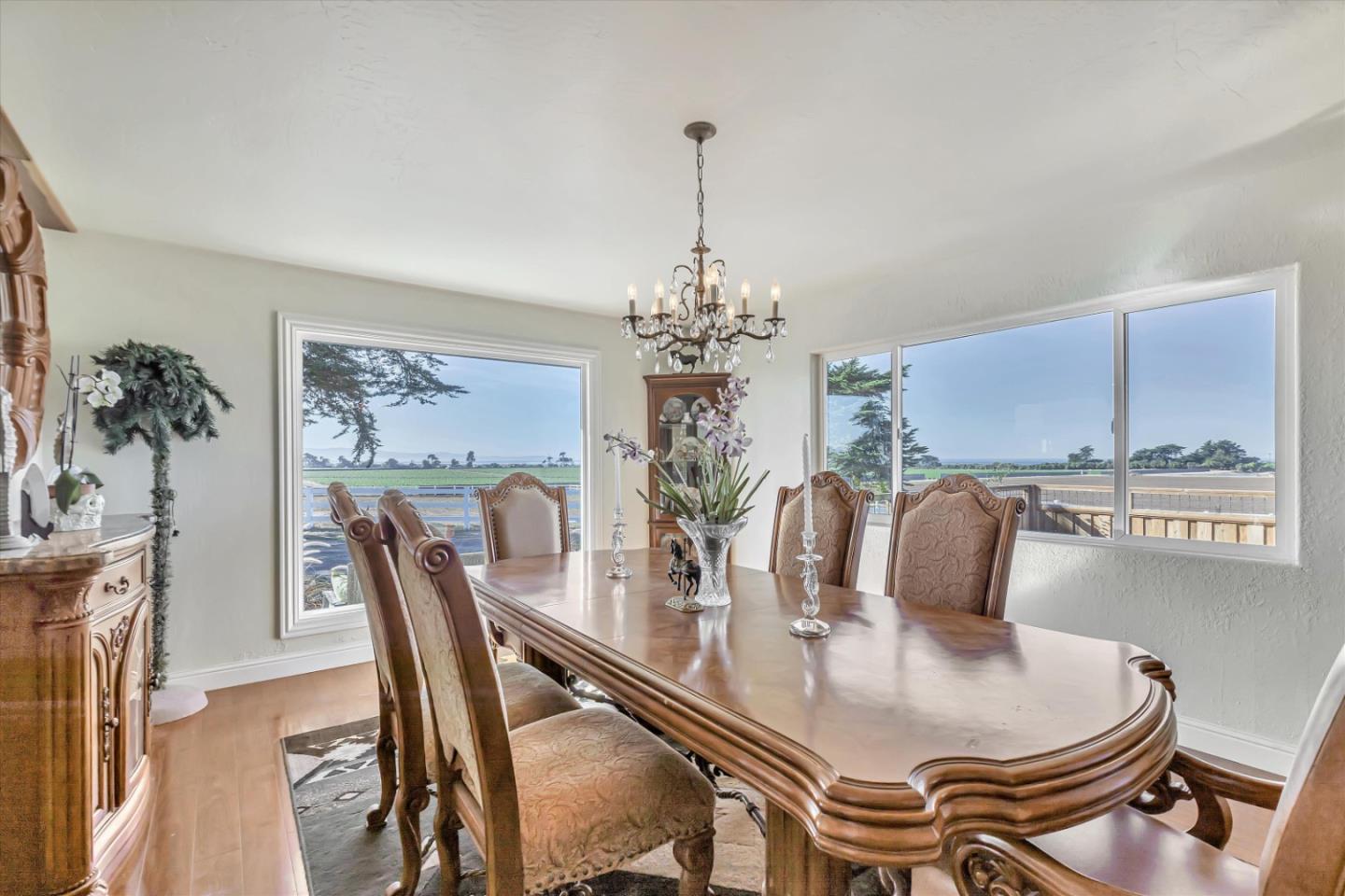 Detail Gallery Image 10 of 62 For 268 Giberson Rd, Moss Landing,  CA 95039 - 5 Beds | 4 Baths