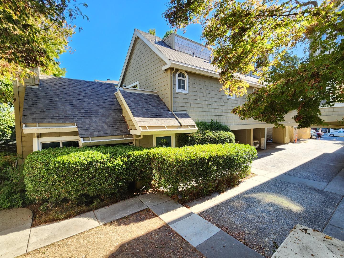 Detail Gallery Image 1 of 1 For 918 3rd St #F,  Santa Cruz,  CA 95060 - 1 Beds | 1/1 Baths