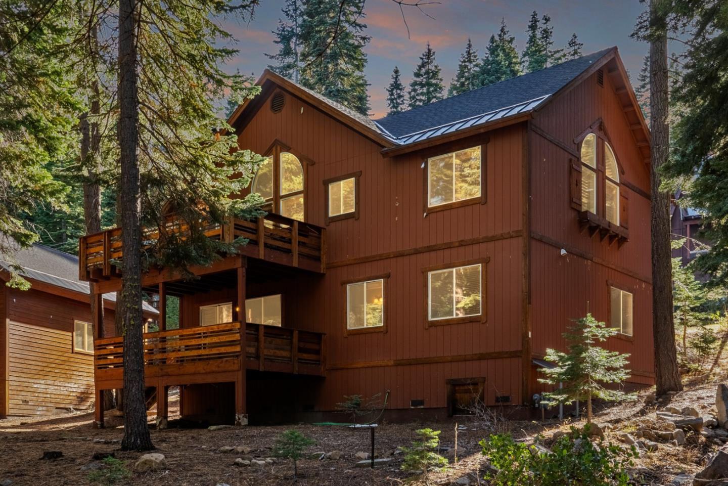 Detail Gallery Image 1 of 1 For 14128 Hansel Ave, Truckee,  CA 96161 - 3 Beds | 2/1 Baths