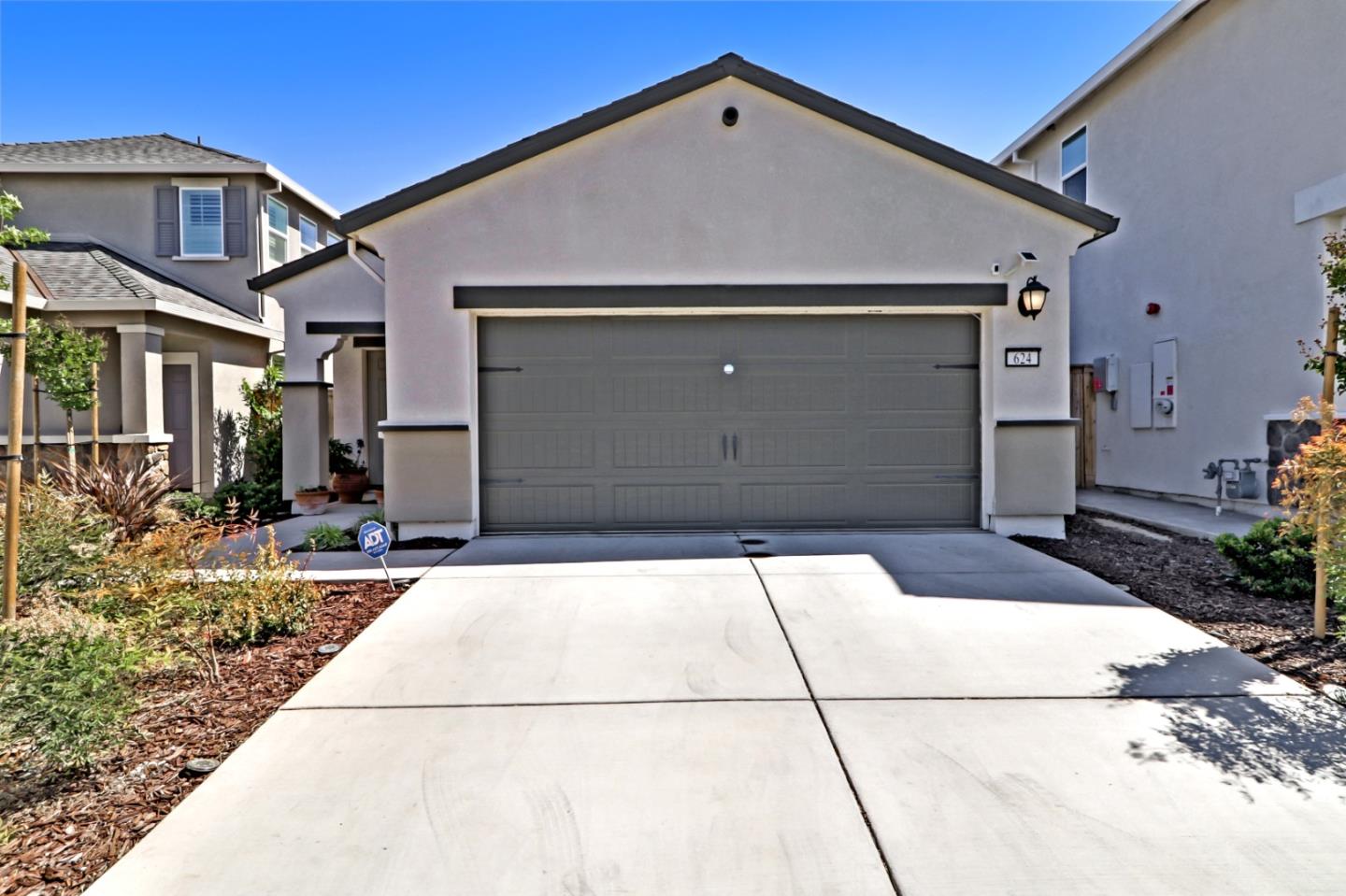 Detail Gallery Image 1 of 1 For 624 Flagstone Drive, Stockton,  CA 95206 - 3 Beds | 2 Baths