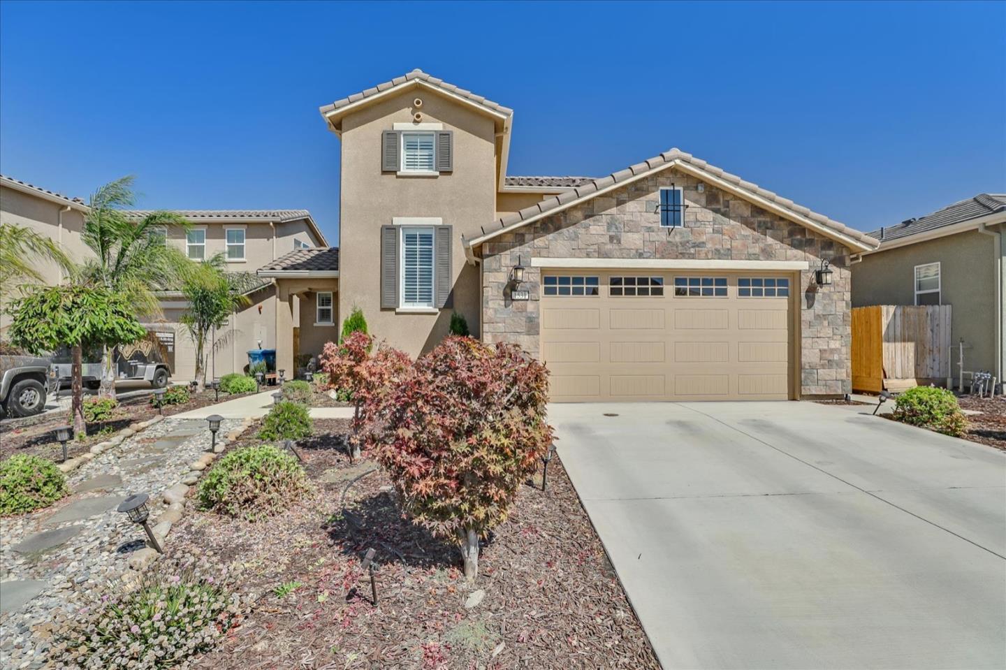 Detail Gallery Image 1 of 1 For 1531 Lily Ct, Hollister,  CA 95023 - 4 Beds | 2/1 Baths