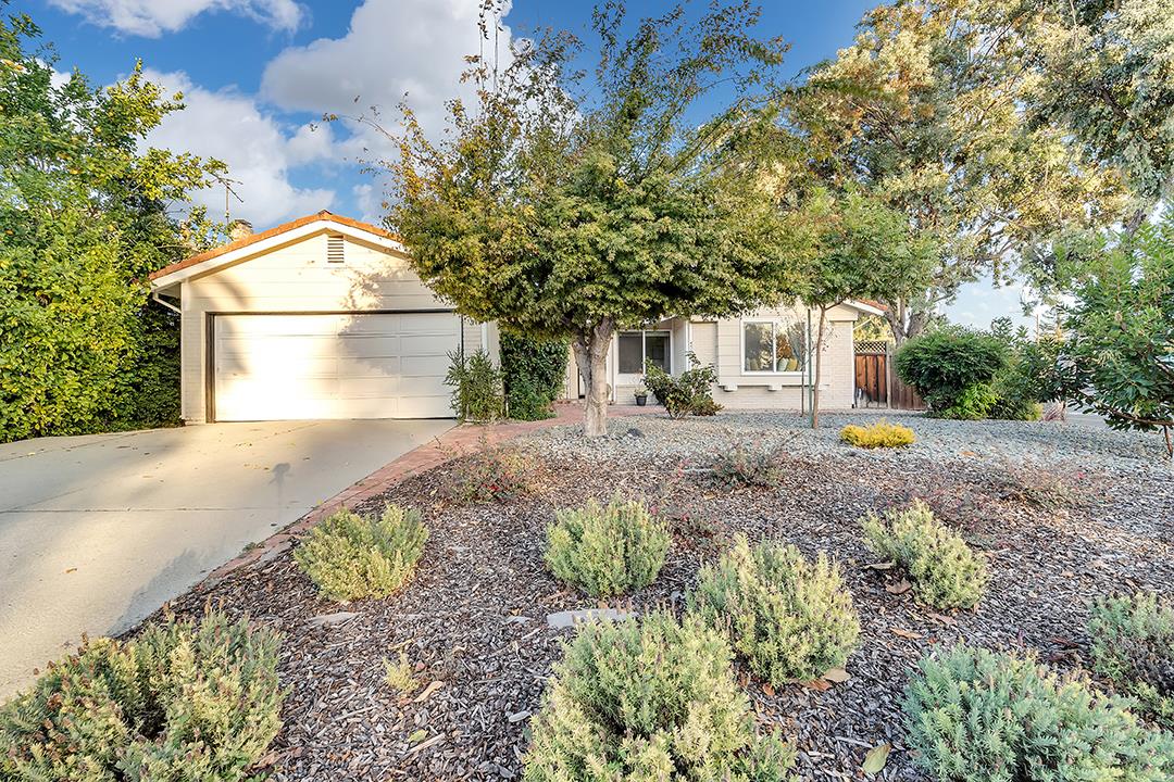 Detail Gallery Image 1 of 1 For 4538 Crocus Dr, San Jose,  CA 95136 - 3 Beds | 2 Baths