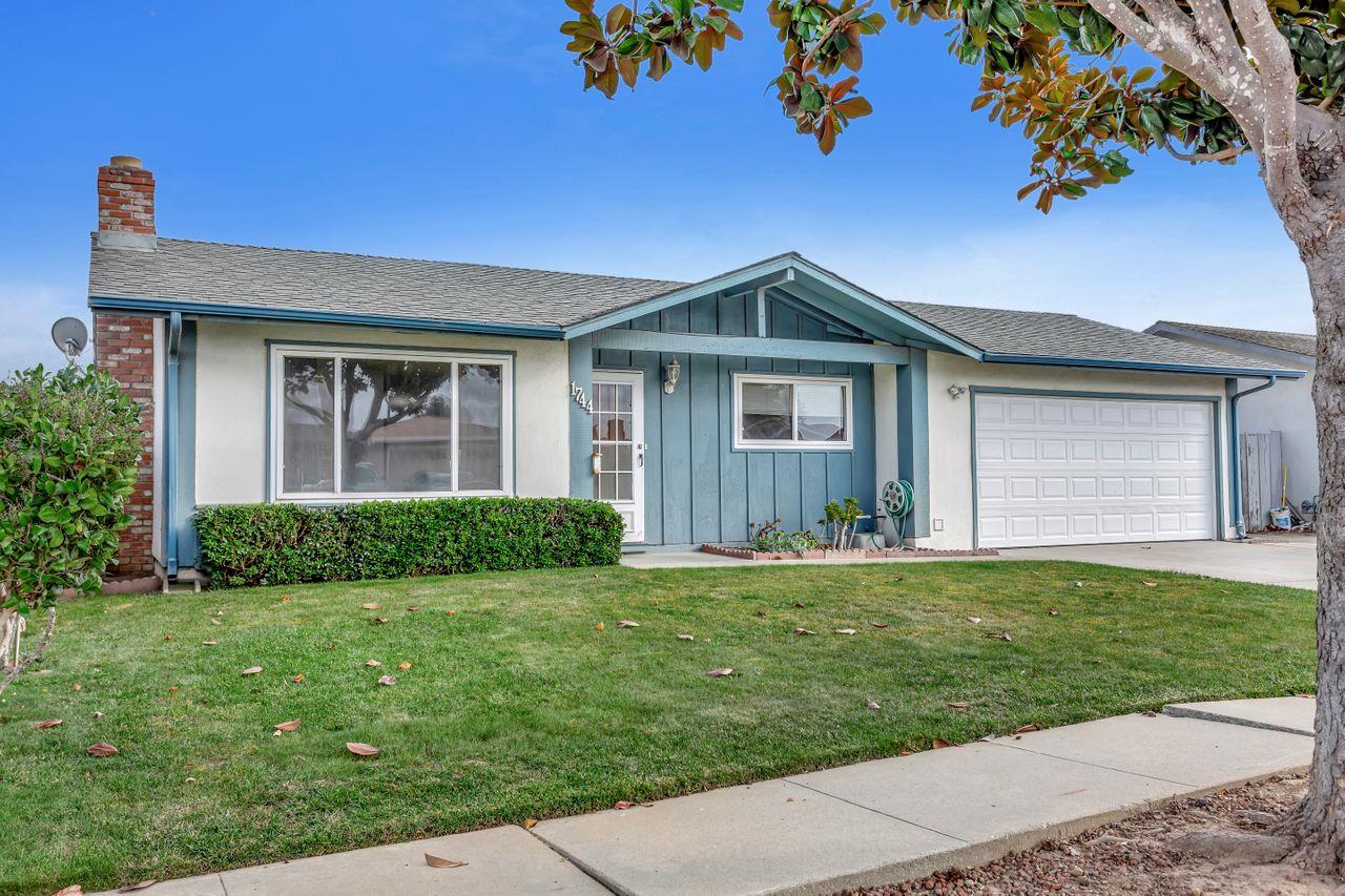 Detail Gallery Image 1 of 1 For 1744 Truckee Way, Salinas,  CA 93906 - 3 Beds | 2 Baths