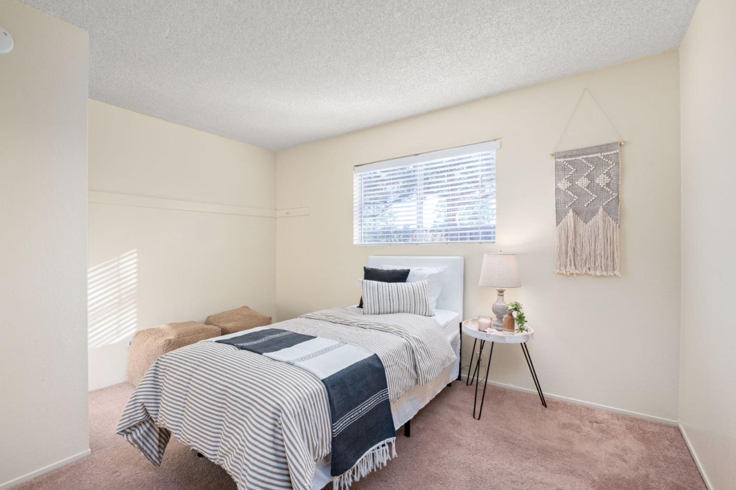 Detail Gallery Image 1 of 1 For 1480 Mesa Ct, Hollister,  CA 95023 - 3 Beds | 2 Baths