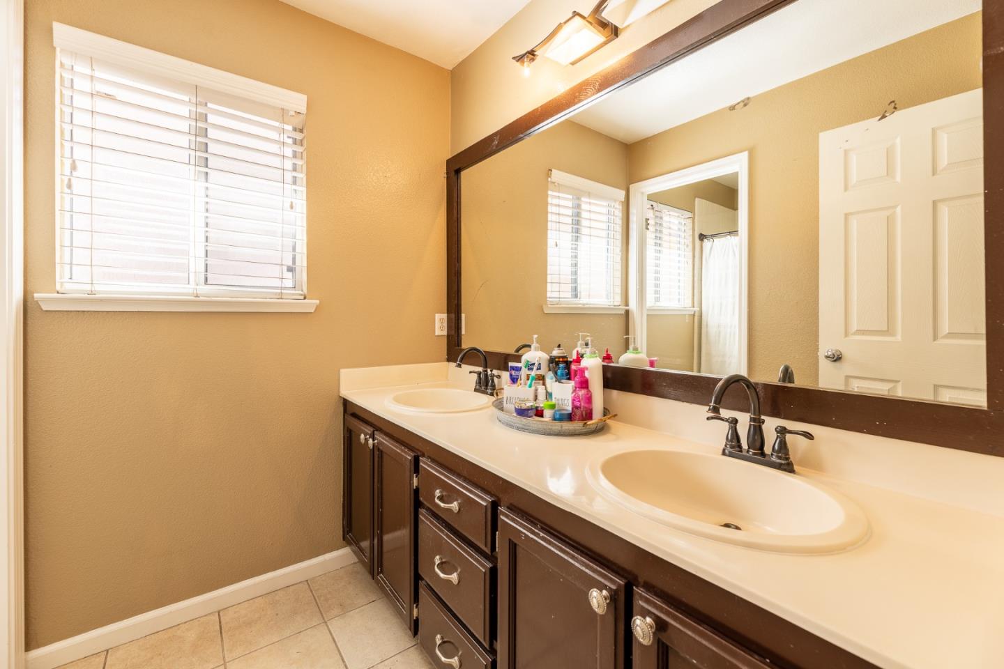Detail Gallery Image 23 of 30 For 1118 Eagle Dr, Salinas,  CA 93905 - 4 Beds | 2/1 Baths