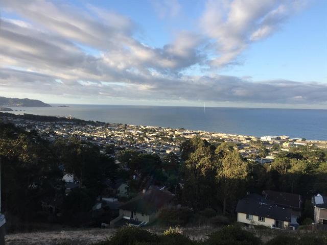 Detail Gallery Image 1 of 1 For 262 Beachview Ave #5,  Pacifica,  CA 94044 - 2 Beds | 2/1 Baths