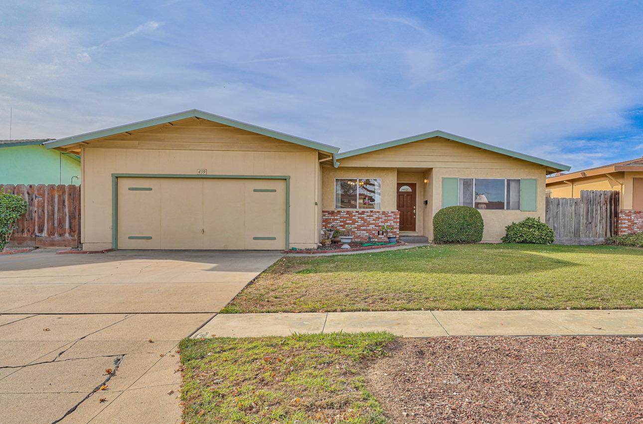 Detail Gallery Image 1 of 1 For 439 Comanche Way, Salinas,  CA 93906 - 3 Beds | 2 Baths