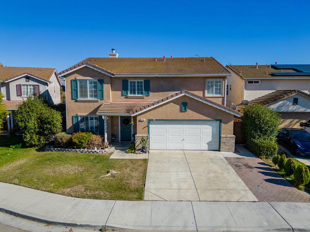 Detail Gallery Image 1 of 1 For 1754 Brentwood Ct, Hollister,  CA 95023 - 4 Beds | 2/1 Baths