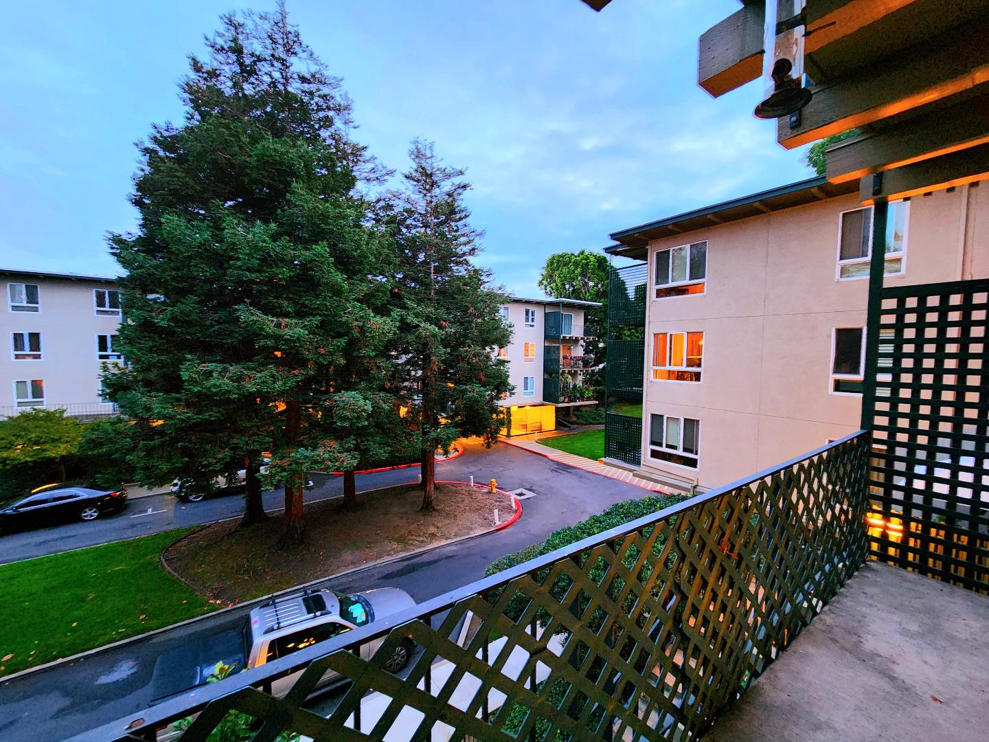 Detail Gallery Image 1 of 1 For 934 Peninsula Ave #309,  San Mateo,  CA 94401 - 1 Beds | 1 Baths
