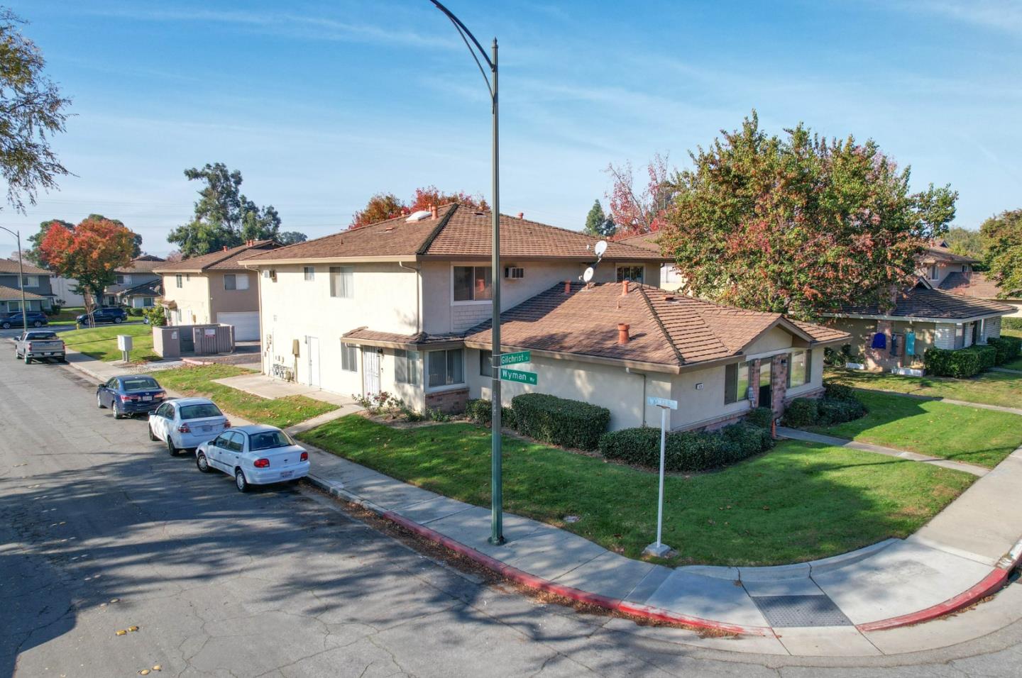 Detail Gallery Image 1 of 1 For 829 Gilchrist Dr #3,  San Jose,  CA 95133 - 2 Beds | 1 Baths