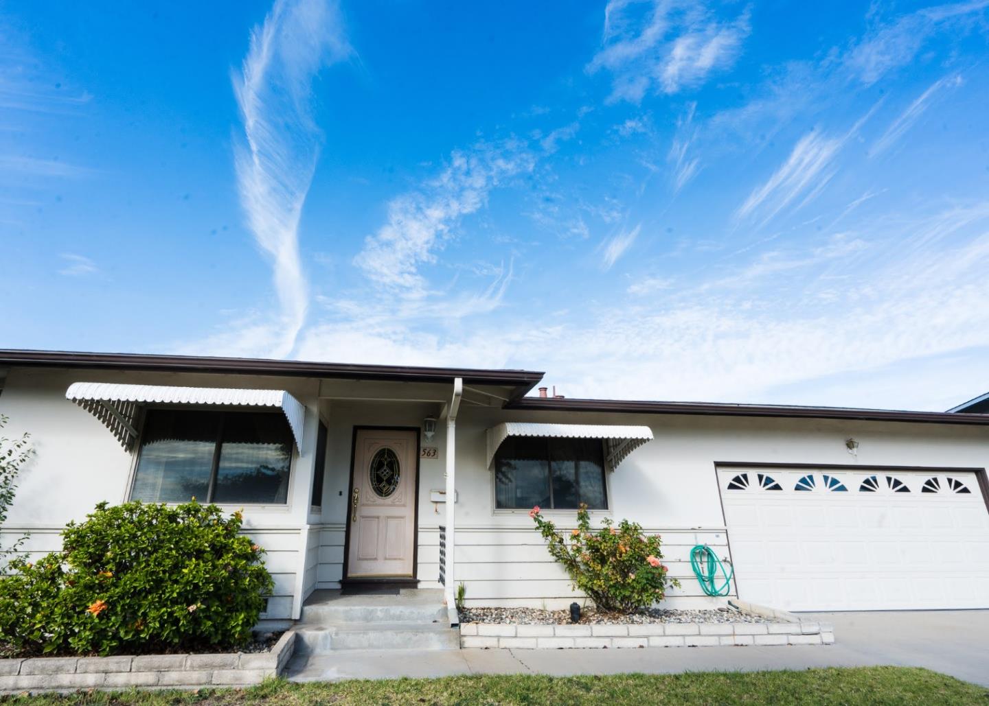 Detail Gallery Image 1 of 1 For 563 Cherokee Ct, Salinas,  CA 93906 - 3 Beds | 2 Baths