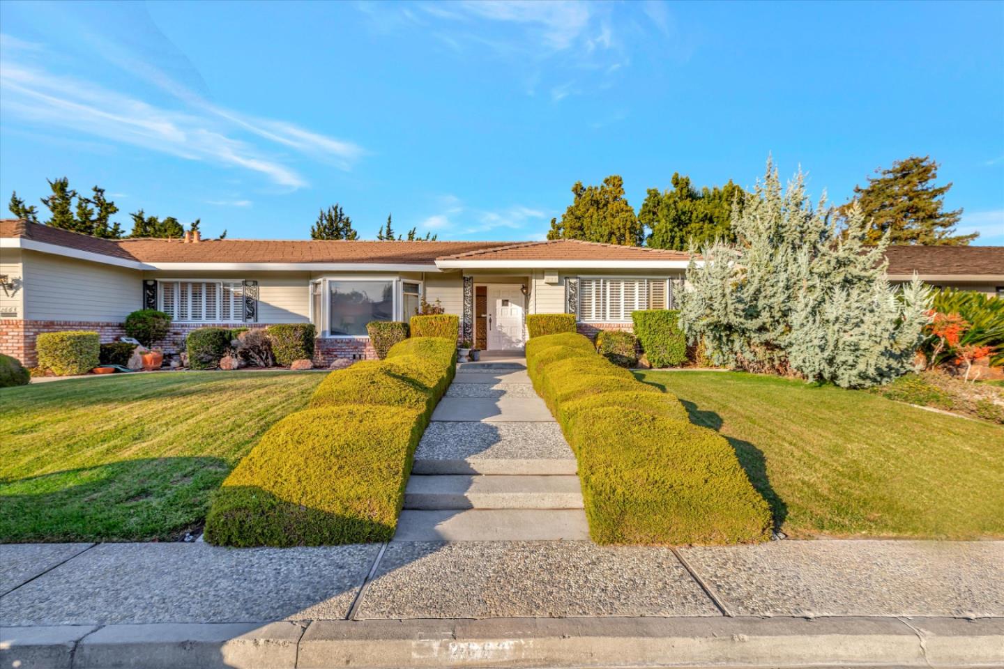 Detail Gallery Image 1 of 1 For 2663 Tuliptree Ln, Santa Clara,  CA 95051 - 3 Beds | 2/1 Baths