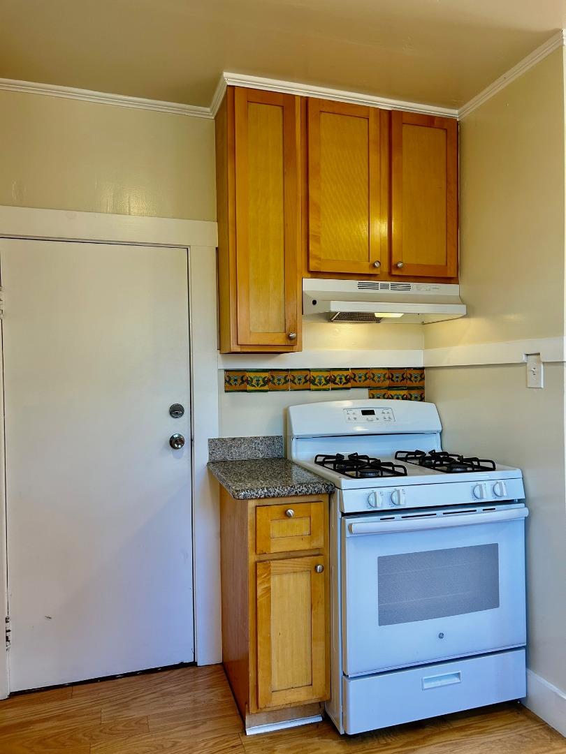 Detail Gallery Image 12 of 28 For 2609 Mcgee Ave #B,  Berkeley,  CA 94703 - 1 Beds | 1 Baths